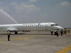 Aroma Suap hingga Rugi Rp 420 M/Tahun di Balik Pesawat Bombardier Garuda