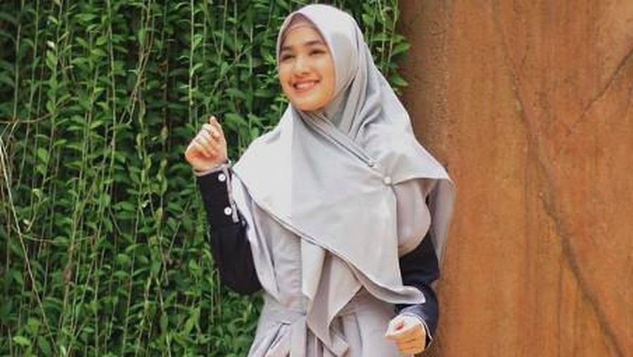 Cut Syifa berhijab