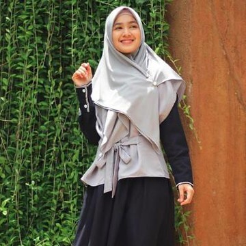 img-title Inspirasi Outfit Kantoran Hijabers ala Cut Syifa yang Bisa Kamu Tiru