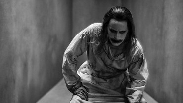 img-title Tak Lagi Berwarna, Joker Jared Leto Versi Snyder Tampil Kelabu & Suram