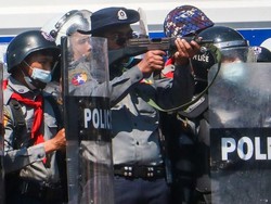 Diduga Terkena Peluru Tajam Polisi Myanmar, 1 Demonstran Kritis