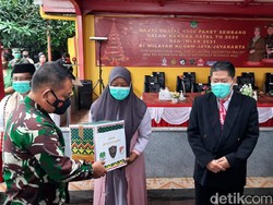 Pangdam Jaya Beri Bantuan Sembako-Masker ke Warga Terdampak COVID di Tangerang
