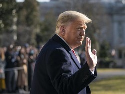Make America Great Again Digaungkan Trump Usai Lolos 2 Kali Pemakzulan