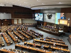 198 Anggota DPR Absen Paripurna Calon Anggota Ombudsman-Hakim MA