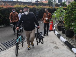 Pengakuan 2 Pejabat Kemensos Terima Brompton dari Tersangka Suap Bansos