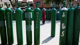 Indonesia Kirim 2.000 Tabung Oksigen Lagi ke India