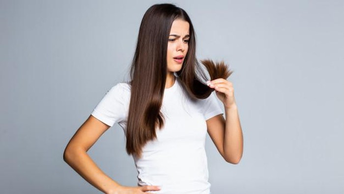 Terlihat Sama, Apa Bedanya Hair Fall dan Hair Loss