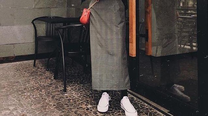 Anti Jadul, Ini 5 Ide Outfit Hijab dengan Rok Lurus yang Kece dan Kekinian