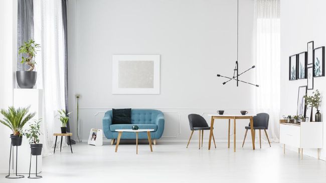 Di masa pandemi tampaknya banyak orang beralih dari konsep desain interior minimalis ke maksimalis yang lebih menyenangkan dan personal.