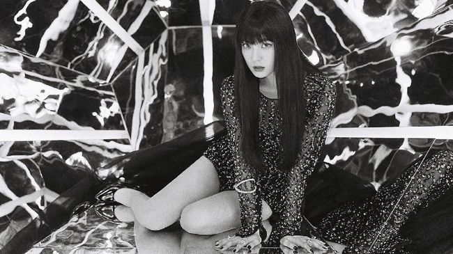 Irene Red Velvet diduga mengalami cedera akibat kerumunan penggemar di Bandara Incheon saat hendak berangkat ke Supersound Festival.