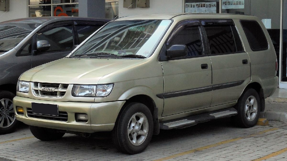 Isuzu Loyal Layani Perawatan Panther Usia 20 Tahun di Bengkel Resmi