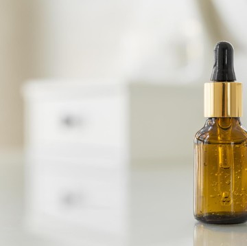 Mampu Cerahkan Wajah, 3 Serum dengan Kandungan Vitamin C Ini Wajib Kamu Coba