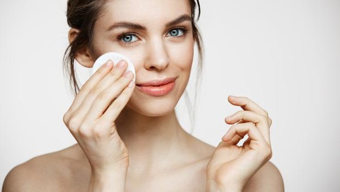 6 Toner Lokal Mencerahkan dan Menghidrasi Kulit Wajah di Bawah Rp200 Ribu