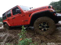 Menjajal Jeep Wrangler Rubicon di Jalan dan Medan Berlumpur