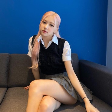 Rose BLACKPINK Beri Kode Bakal Buka Kanal YouTube Pribadi