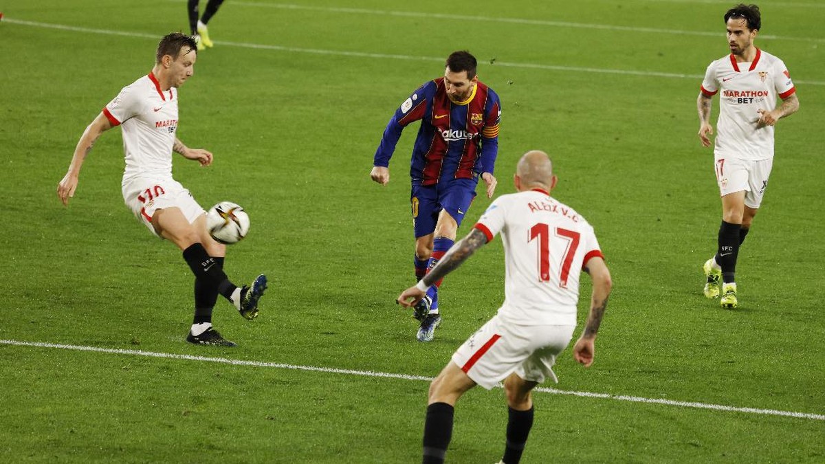 FOTO: Barcelona Dihajar Gol Mantan