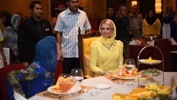 Sofie Louise Johansson terpaut 12 tahun dengan Putra Mahkota Kerajaan Kelantan