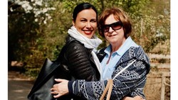 Ultah ke-70, Wajah Awet Muda Ibunda Sophia Latjuba Bikin Kagum Netizen