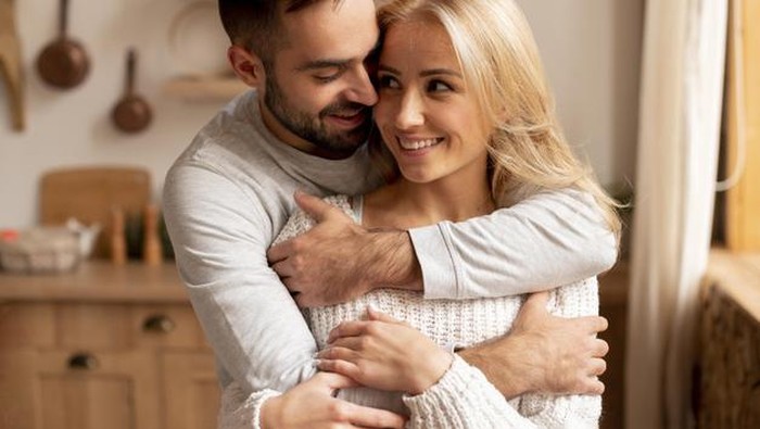 5 Alasan Jarang Pamer Kemesraan di Medsos Bikin Langgeng