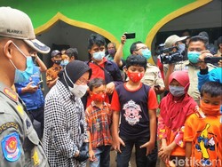 Mensos Risma Temui Korban Tanah Longsor di Kebumen