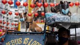 NYALANG: Harapan di Lorong Zaman Dupa di Tangerang jelang Imlek hingga Tuk-tuk yang menganggur di Bangkok imbas pandemi jadi foto pilihan CNNIndonesia.com dalam Nyalang pekan ini.
