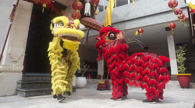 Viral beredar atraksi barongsai diduga perayaan Imlek di kawasan PIK, Jakarta Utara, yang memicu kerumunan di masa pandemi.