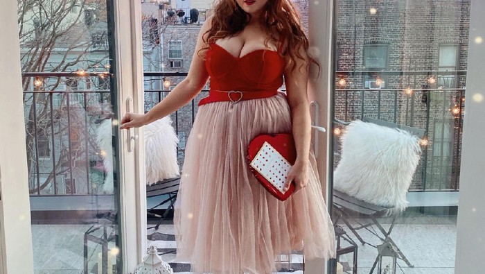Inspirasi Valentine Outfit untuk Kamu yang Memiliki Bentuk Badan Curvy