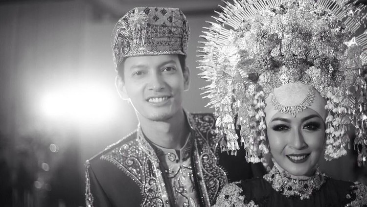 Fedi Nuril saat menikahi Calysta Vanny