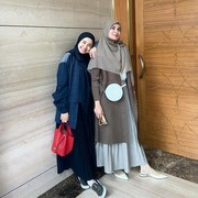 Tetap Kece, Contek Referensi OOTD Syar'i dengan Gamis Stylish ala Selebriti