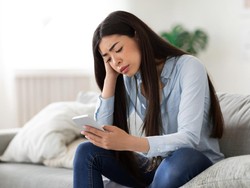 Ketidakpastian Hubungan dengan Teman Dekat yang di Ambang Cerai dari Istri