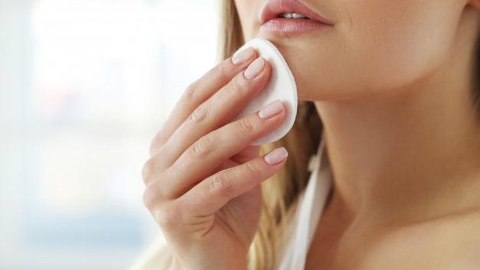 4 Pilihan Acne Toner Lokal Hemat yang Efektif Hempaskan Jerawat!