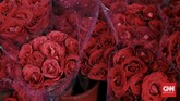 FOTO: Bunga Valentine Sepi Pembeli Daya beli kembang saat hari Valentine di sentra kembang, Kemang Dalam, Jakarta Selatan ditaksir berkurang hingga 75 persen akibat pandemi.