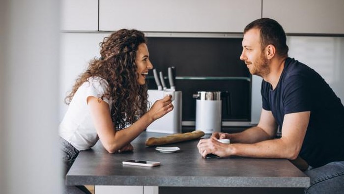 Gak Seribet Itu Kok, Kamu Bisa Memahami Pikiran Pria dengan Hal Simple Ini