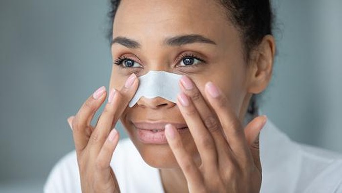 Penggunaan Pore Strip Untuk Mengangkat Komedo, Apakah Aman dan Efektif?