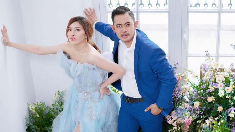 Shandy Purnamasari dan Gilang Widya Pramana Shandy Purnamasari dan Gilang Widya Pramana