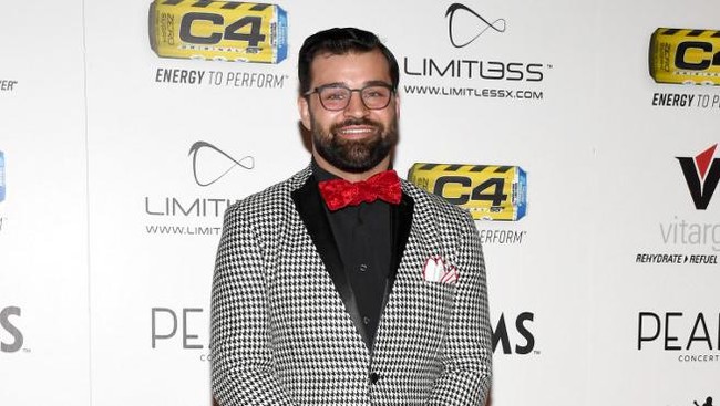 Ratu pop Miley Cyrus merespons ajakan kencan petarung kelas ringan UFC Julian Marquez pada hari Valentine usai menang di UFC 258.
