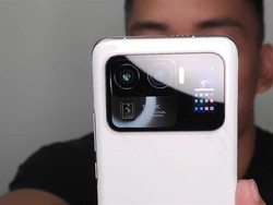 Wujud Xiaomi Mi 11 Ultra Terungkap, Punya Layar Kecil di Belakang