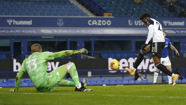 Fulham menang 2-0 atas Everton pada lanjutan pertandingan Liga Inggris di Stadion Goodison Park, Senin (15/2) dini hari waktu Indonesia.
