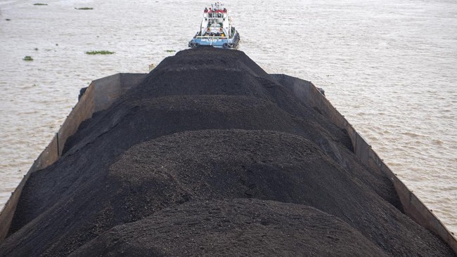 China meningkatkan dukungan terhadap pembangkit listrik batu bara untuk menjaga pasokan energi saat listrik dari PLTA terganggu akibat kekeringan.