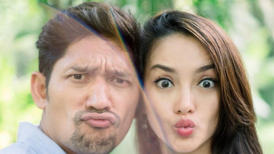 Potret bulan madu Ibnu Jamil dan Ririn Ekawati.