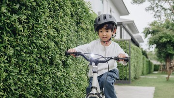 JAGA TUMBUH KEMBANG ANAK