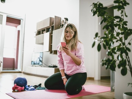 3 Gerakan Olahraga Mengecilkan Perut Setelah Melahirkan