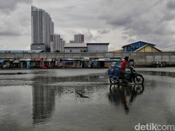 Sebagian Wilayah RI Hari Ini Berpotensi Hujan Lebat Disertai Kilat