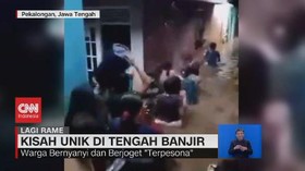 VIDEO: Kisah Unik di Tengah Banjir
