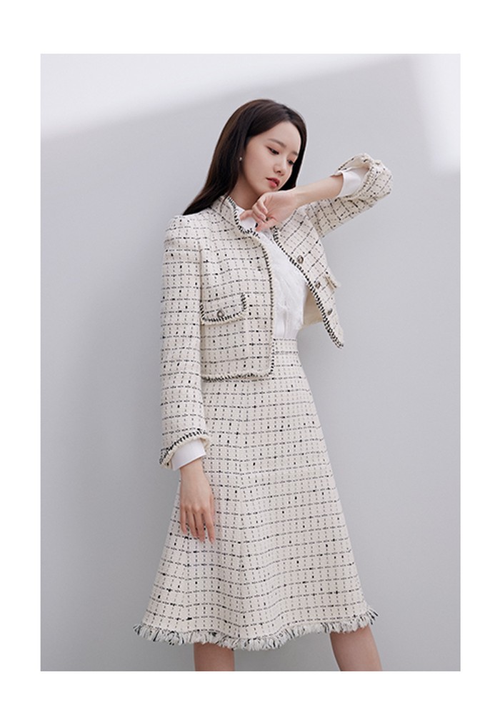 Serba putih, outfit ini membuat Yoona terlihat sangat fresh. (Foto: jigott.co.kr)