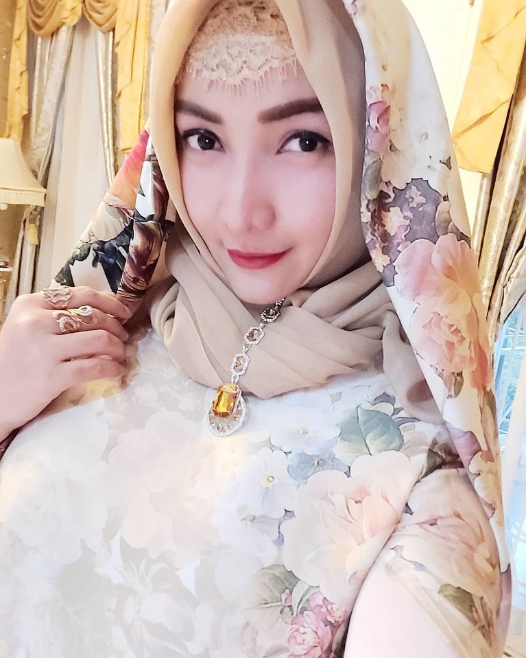 Roro Fitria Roro Fitria