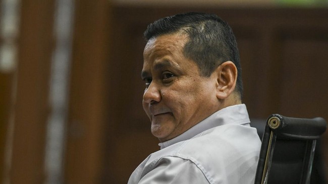 Bareskrim Polri menetapkan Irjen Napoleon Bonaparte sebagai tersangka pencucian uang (TPPU) terkait suap penghapusan red notice, Djoko Tjandra.