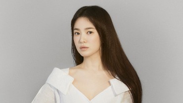 img-title Senyum Semringah Song Hye Kyo Hangout bareng Aktor Ganteng