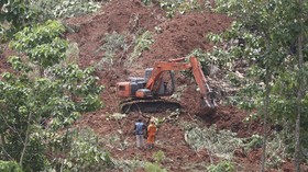 Khofifah Sebut Tebing Sudah Retak Sebelum Longsor di Nganjuk