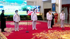 VIDEO: Jokowi Lantik Dua Kepala Daerah Terpilih
